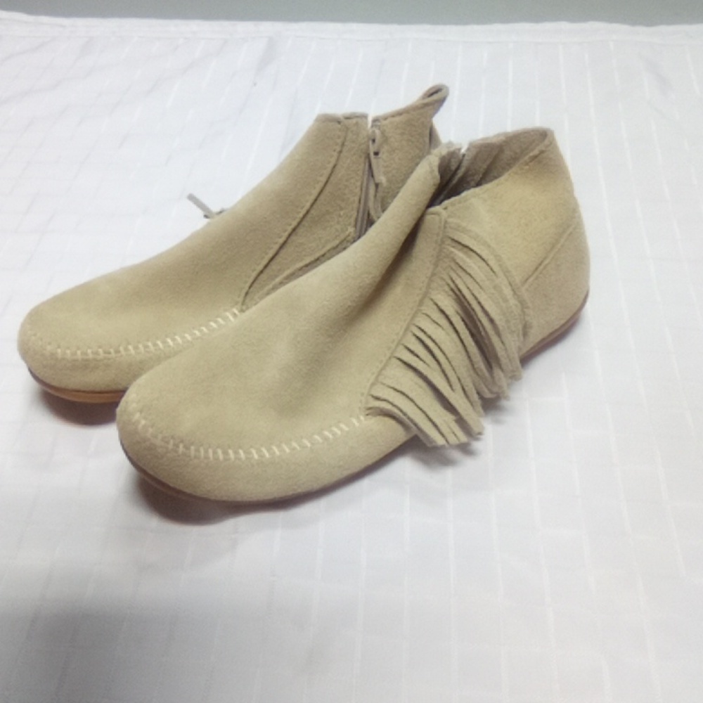Minnetonka Tan Moccasins with Fringe